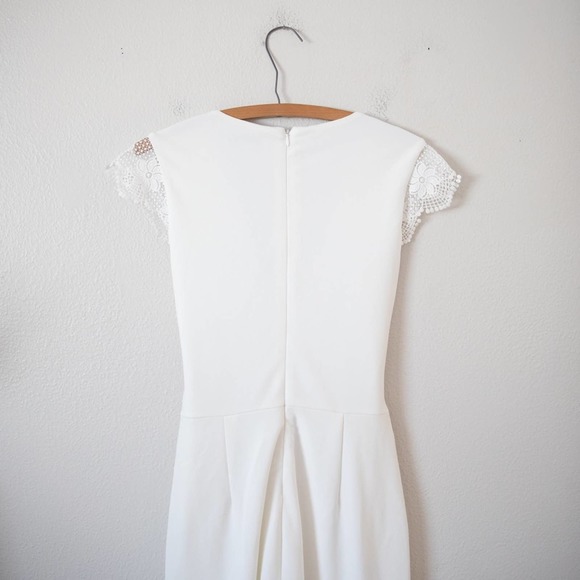 MARK AND JAMES BADGLEY MISCHKA Reo Lace Cap Sleeve Jumpsuit In Ivory - Picture 6 of 7